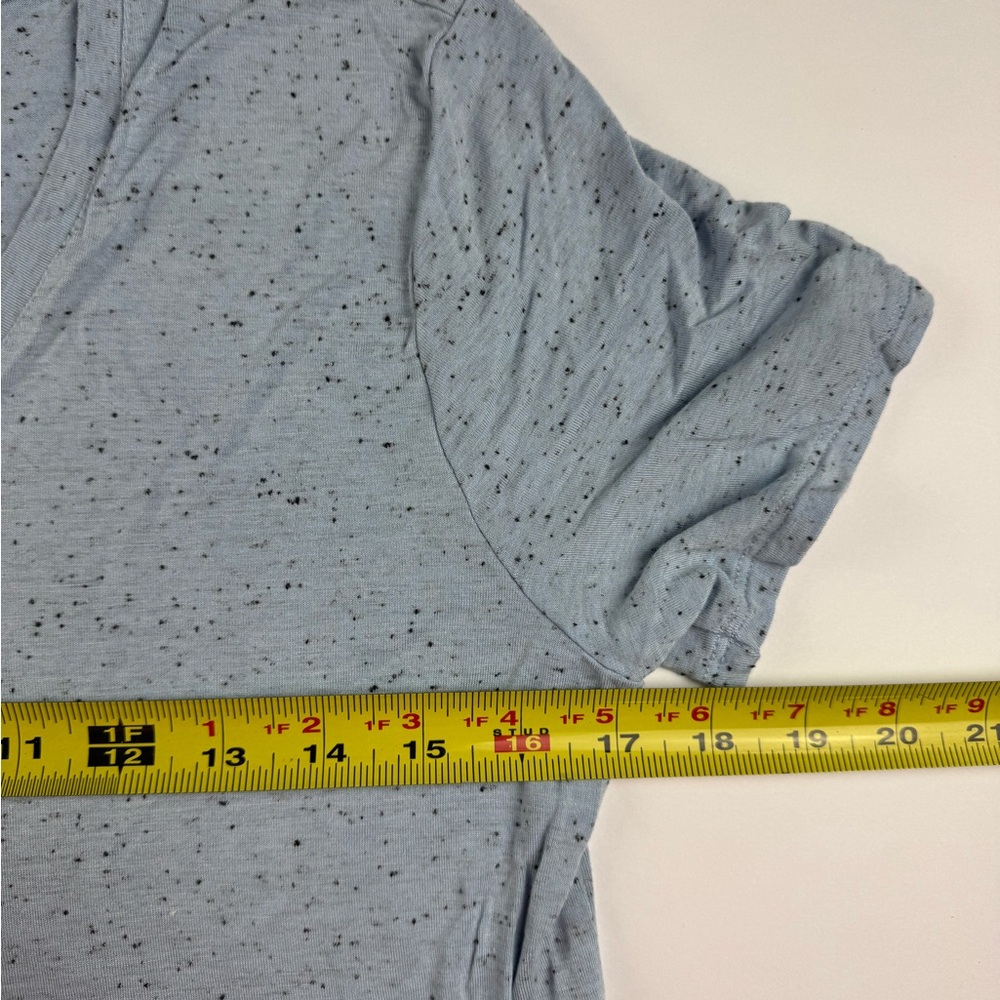 Nine West Speckled Light Blue V-Neck Tee - Picture 4 of 7